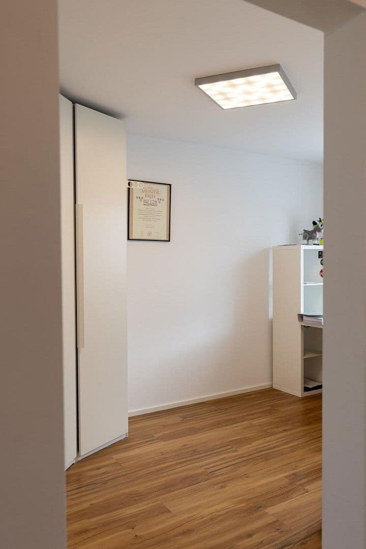 Predaj domu 145 m², pozemek 340 m², Fürther Str. 46, Roßtal, Bavorsko Predaj domu 145 m², pozemek 340 m², Fürther Str. 46, Roßtal, Bavorsko