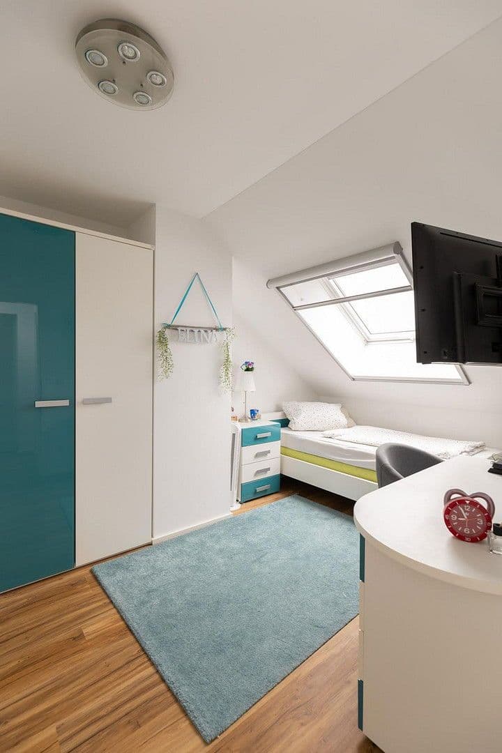 Predaj domu 145 m², pozemek 340 m², Fürther Str. 46, Roßtal, Bavorsko Predaj domu 145 m², pozemek 340 m², Fürther Str. 46, Roßtal, Bavorsko