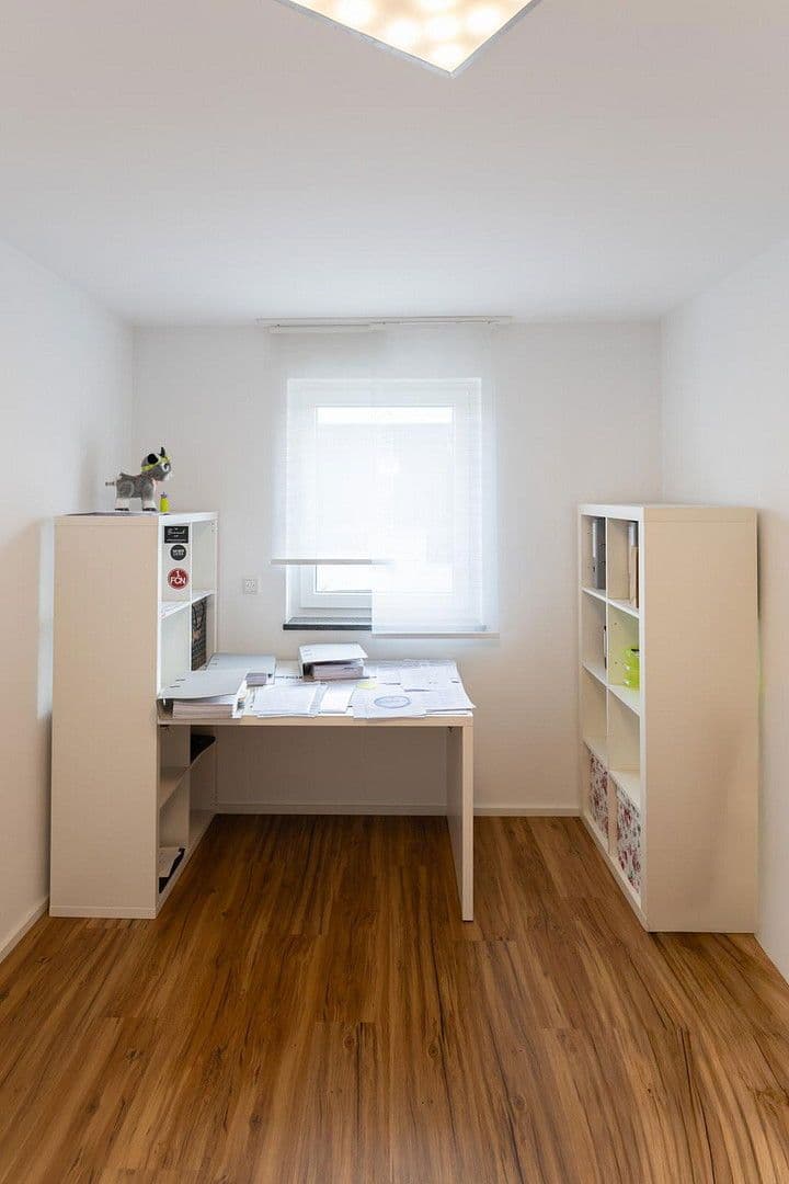 Predaj domu 145 m², pozemek 340 m², Fürther Str. 46, Roßtal, Bavorsko Predaj domu 145 m², pozemek 340 m², Fürther Str. 46, Roßtal, Bavorsko