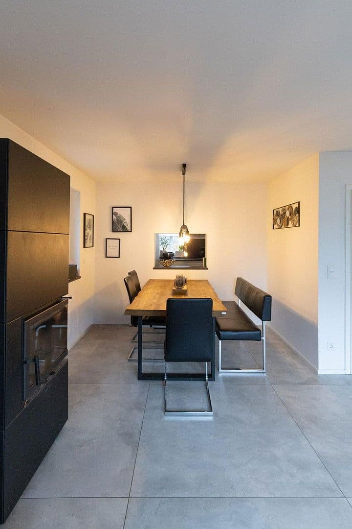 Predaj domu 145 m², pozemek 340 m², Fürther Str. 46, Roßtal, Bavorsko Predaj domu 145 m², pozemek 340 m², Fürther Str. 46, Roßtal, Bavorsko