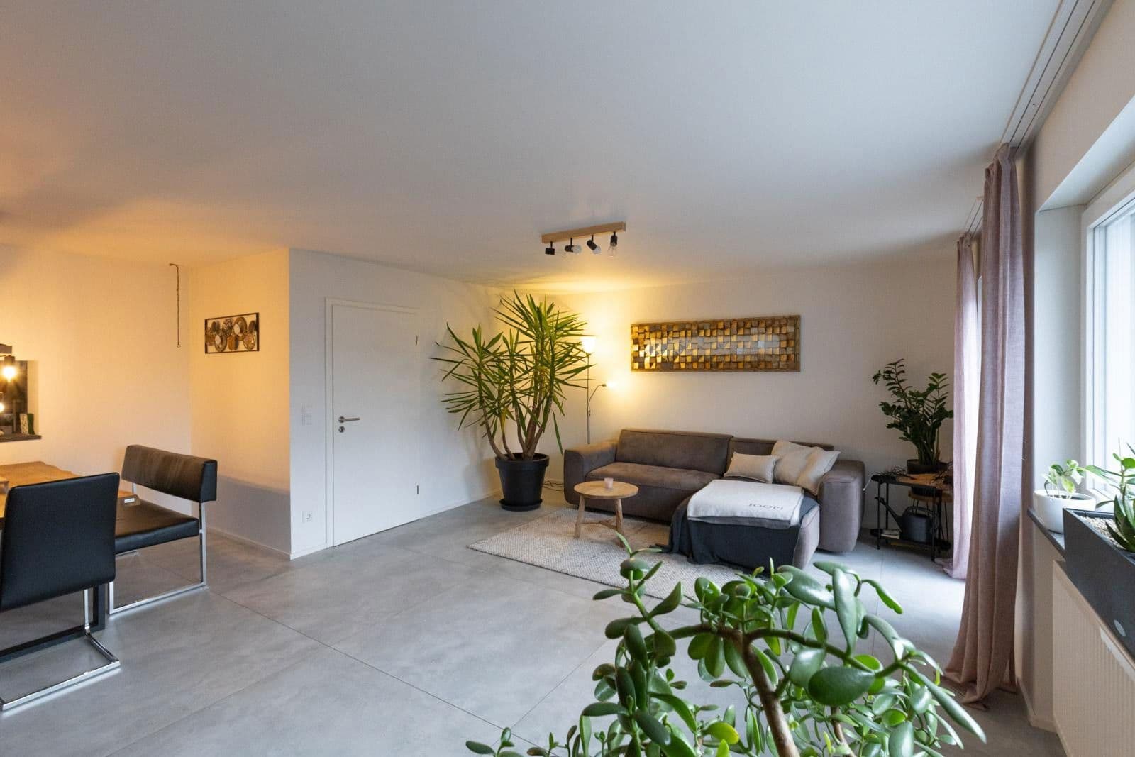 Predaj domu 145 m², pozemek 340 m², Fürther Str. 46, Roßtal, Bavorsko Predaj domu 145 m², pozemek 340 m², Fürther Str. 46, Roßtal, Bavorsko