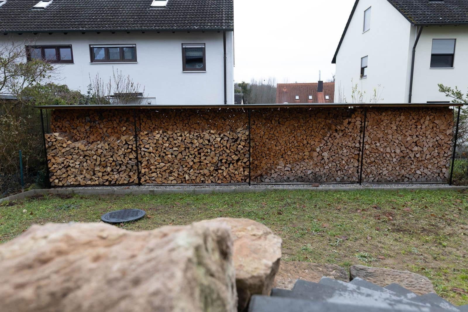 Predaj domu 145 m², pozemek 340 m², Fürther Str. 46, Roßtal, Bavorsko Predaj domu 145 m², pozemek 340 m², Fürther Str. 46, Roßtal, Bavorsko