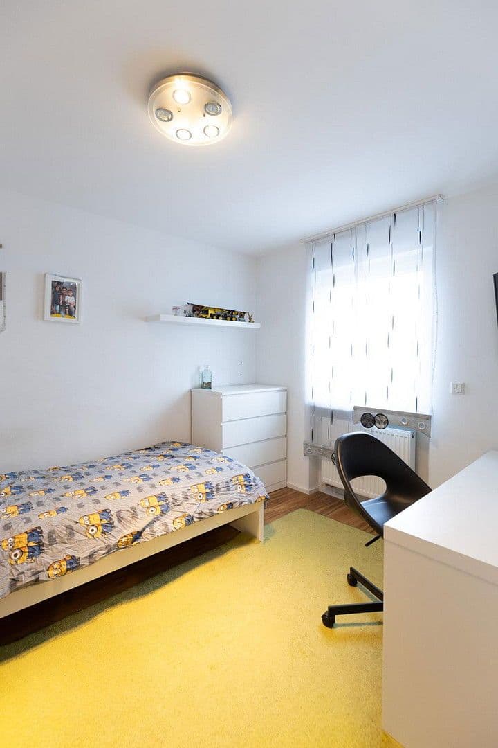 Predaj domu 145 m², pozemek 340 m², Fürther Str. 46, Roßtal, Bavorsko Predaj domu 145 m², pozemek 340 m², Fürther Str. 46, Roßtal, Bavorsko