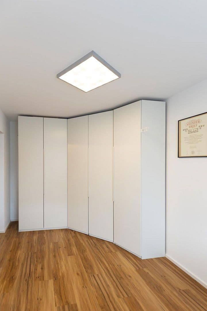 Predaj domu 145 m², pozemek 340 m², Fürther Str. 46, Roßtal, Bavorsko Predaj domu 145 m², pozemek 340 m², Fürther Str. 46, Roßtal, Bavorsko
