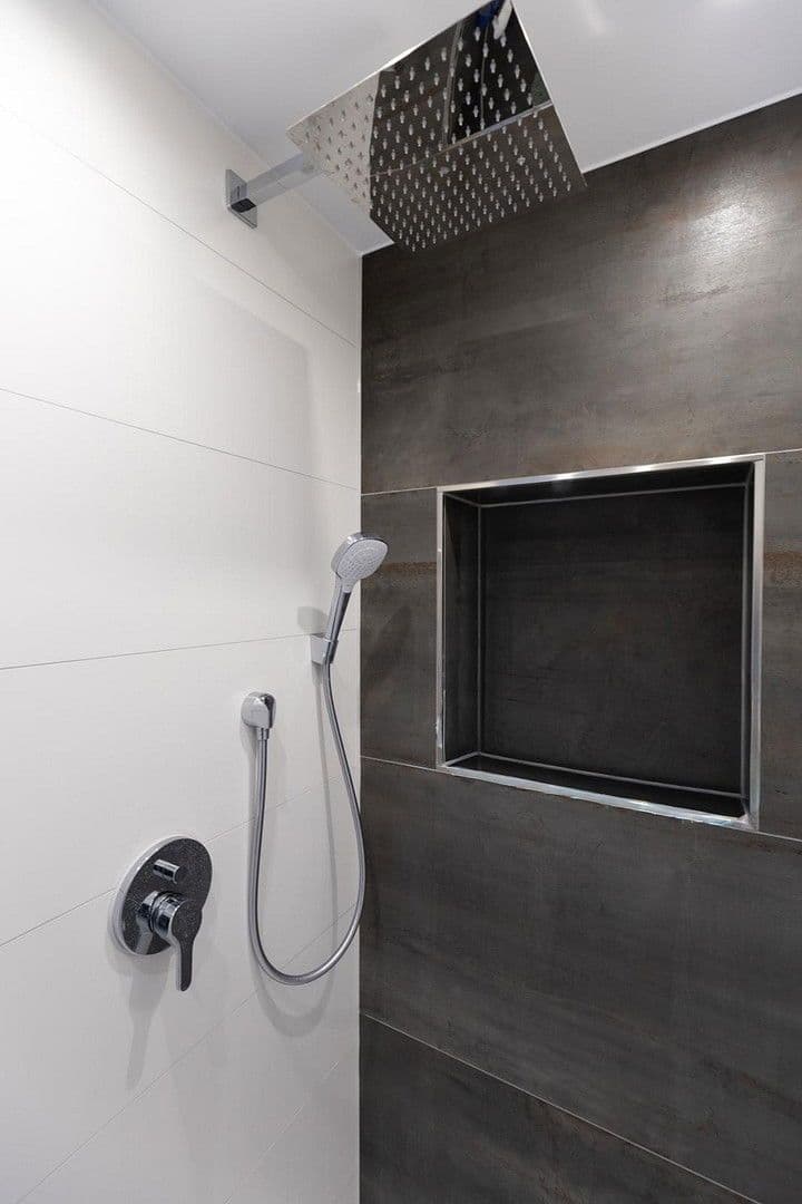 Predaj domu 145 m², pozemek 340 m², Fürther Str. 46, Roßtal, Bavorsko Predaj domu 145 m², pozemek 340 m², Fürther Str. 46, Roßtal, Bavorsko