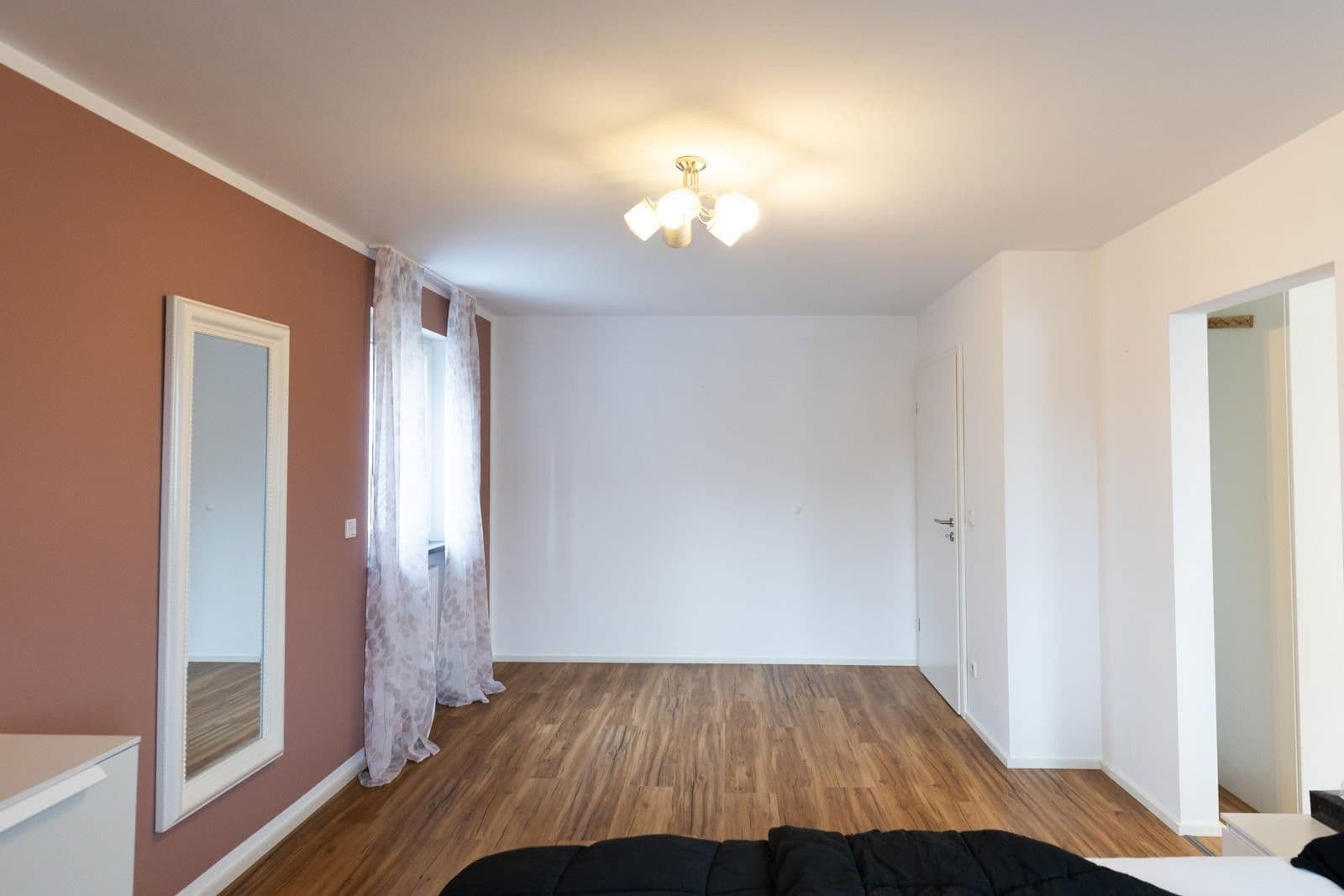 Predaj domu 145 m², pozemek 340 m², Fürther Str. 46, Roßtal, Bavorsko Predaj domu 145 m², pozemek 340 m², Fürther Str. 46, Roßtal, Bavorsko