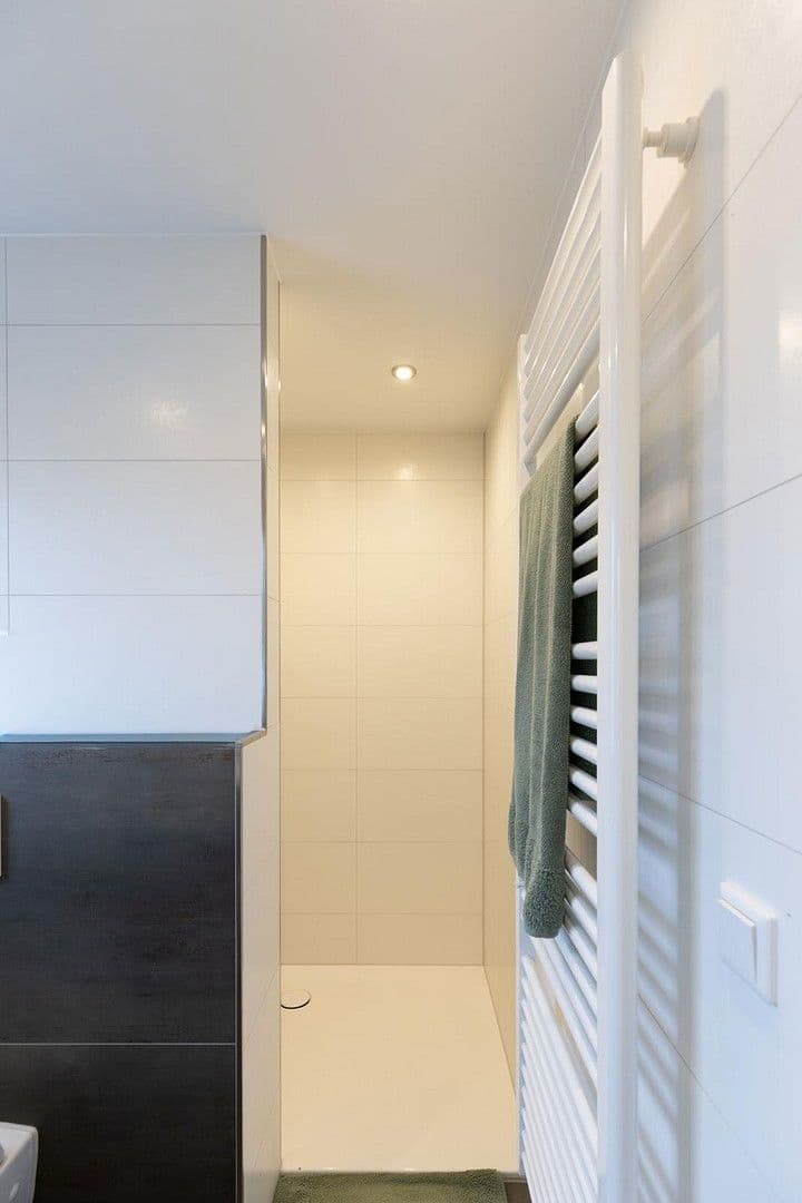 Predaj domu 145 m², pozemek 340 m², Fürther Str. 46, Roßtal, Bavorsko Predaj domu 145 m², pozemek 340 m², Fürther Str. 46, Roßtal, Bavorsko