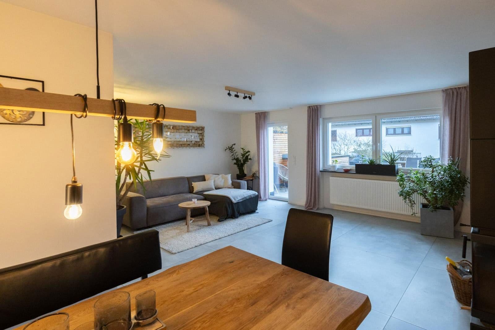 Predaj domu 145 m², pozemek 340 m², Fürther Str. 46, Roßtal, Bavorsko Predaj domu 145 m², pozemek 340 m², Fürther Str. 46, Roßtal, Bavorsko