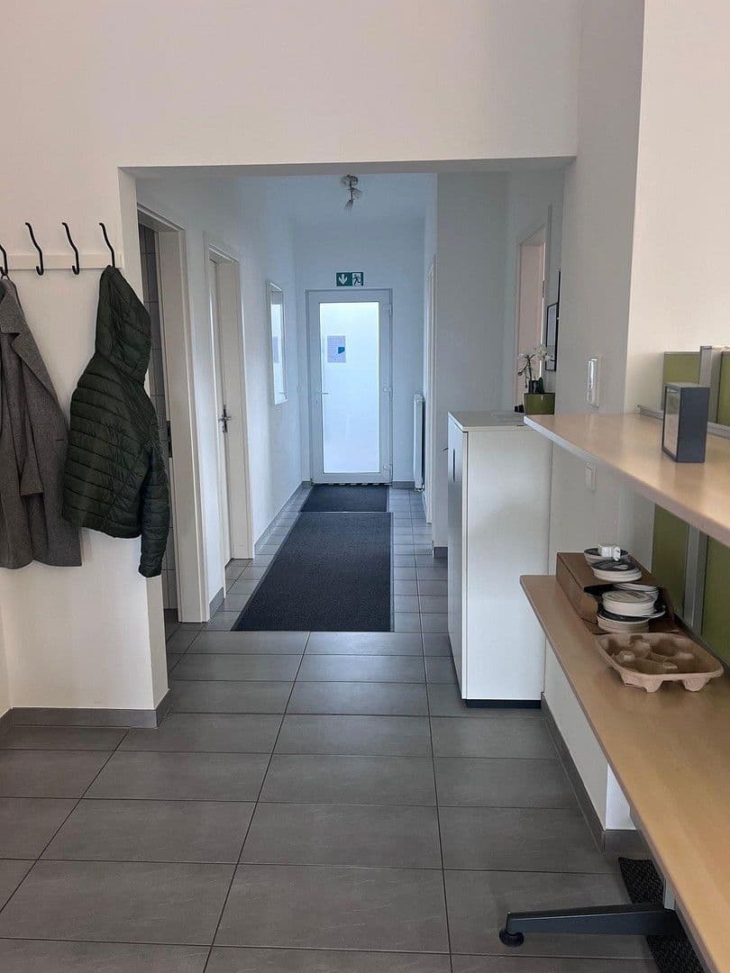 Prenájom kancelárie 130 m², Robert Bosch Strasse 3, Limburg an der Lahn, Hesensko Prenájom kancelárie 130 m², Robert Bosch Strasse 3, Limburg an der Lahn, Hesensko