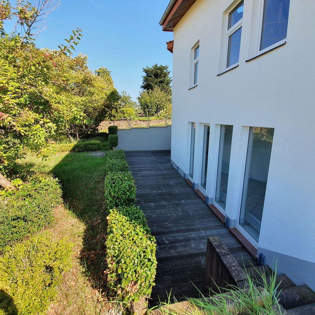 Prenájom bytu 3-izbový 105 m², Rödermark, Hesensko Prenájom bytu 3-izbový 105 m², Rödermark, Hesensko