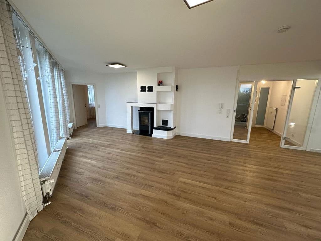 Prenájom bytu 3-izbový 105 m², Rödermark, Hesensko Prenájom bytu 3-izbový 105 m², Rödermark, Hesensko