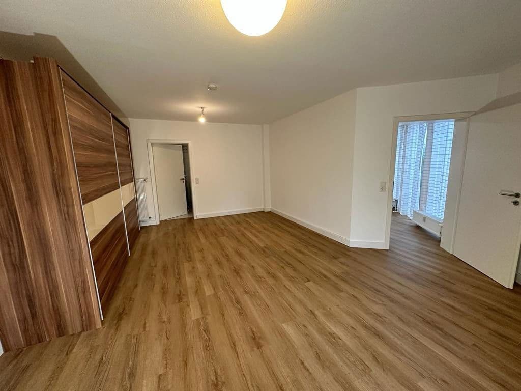 Prenájom bytu 3-izbový 105 m², Rödermark, Hesensko Prenájom bytu 3-izbový 105 m², Rödermark, Hesensko