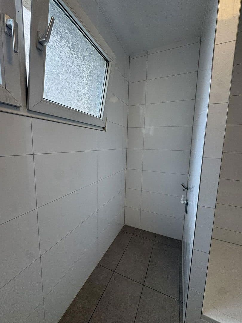 Prenájom bytu 4-izbový 86 m², Düsseldorf, Severné Porýnie - Westfálsko Prenájom bytu 4-izbový 86 m², Düsseldorf, Severné Porýnie - Westfálsko