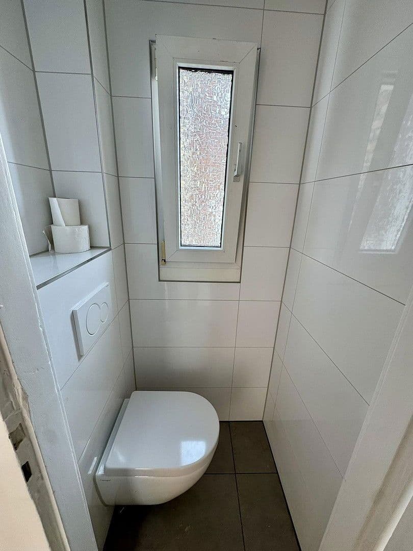 Prenájom bytu 4-izbový 86 m², Düsseldorf, Severné Porýnie - Westfálsko Prenájom bytu 4-izbový 86 m², Düsseldorf, Severné Porýnie - Westfálsko