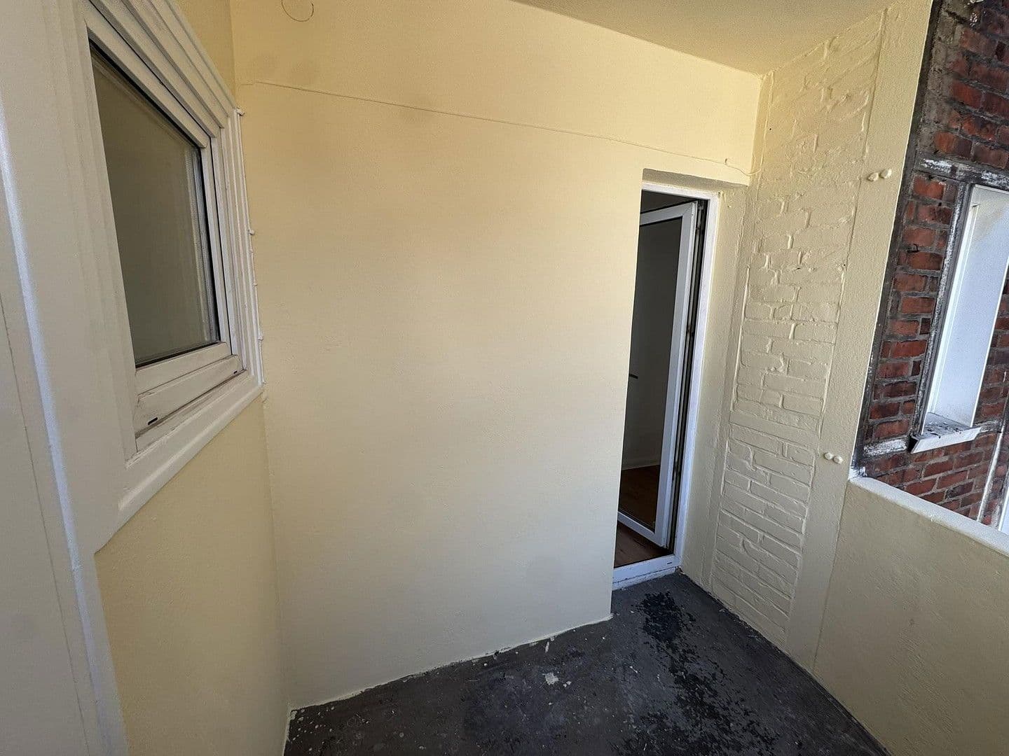 Prenájom bytu 4-izbový 86 m², Düsseldorf, Severné Porýnie - Westfálsko Prenájom bytu 4-izbový 86 m², Düsseldorf, Severné Porýnie - Westfálsko