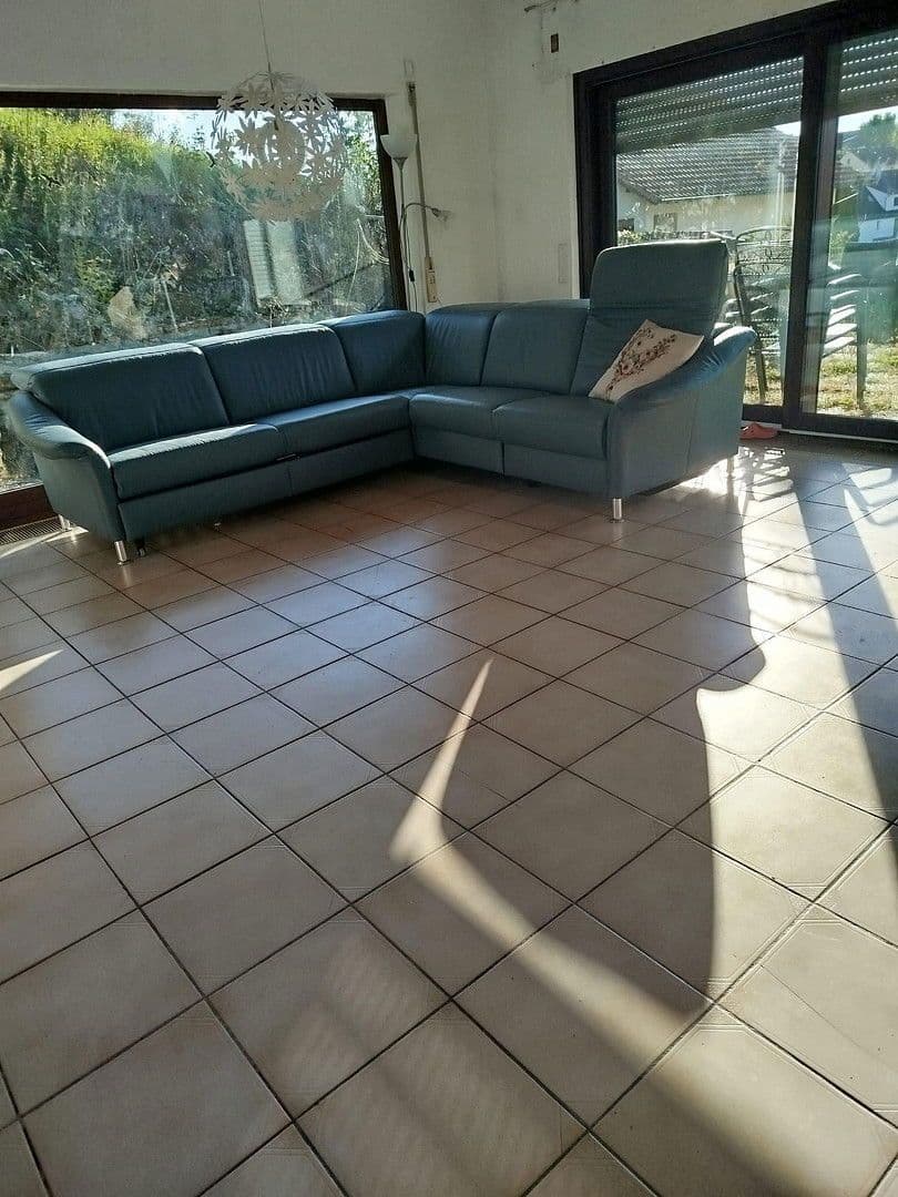 Predaj domu 179 m², pozemek 947 m², Neuenstadt am Kocher, Bádensko-Wurttembersko Predaj domu 179 m², pozemek 947 m², Neuenstadt am Kocher, Bádensko-Wurttembersko