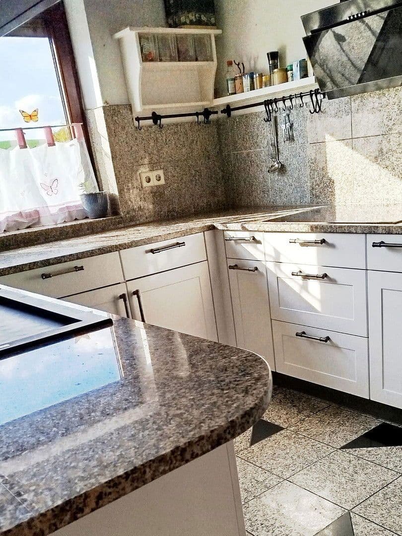 Predaj domu 179 m², pozemek 947 m², Neuenstadt am Kocher, Bádensko-Wurttembersko Predaj domu 179 m², pozemek 947 m², Neuenstadt am Kocher, Bádensko-Wurttembersko