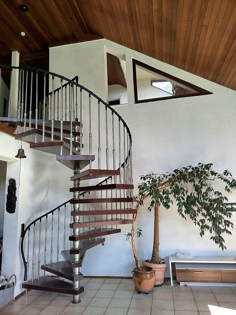 Predaj domu 179 m², pozemek 947 m², Neuenstadt am Kocher, Bádensko-Wurttembersko Predaj domu 179 m², pozemek 947 m², Neuenstadt am Kocher, Bádensko-Wurttembersko