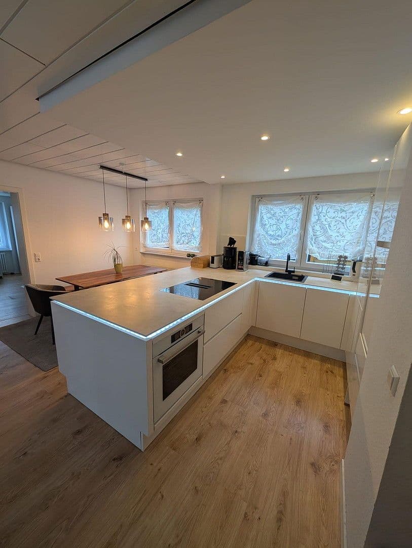 Prenájom bytu 3-izbový 74 m², Böblingen, Bádensko-Wurttembersko Prenájom bytu 3-izbový 74 m², Böblingen, Bádensko-Wurttembersko