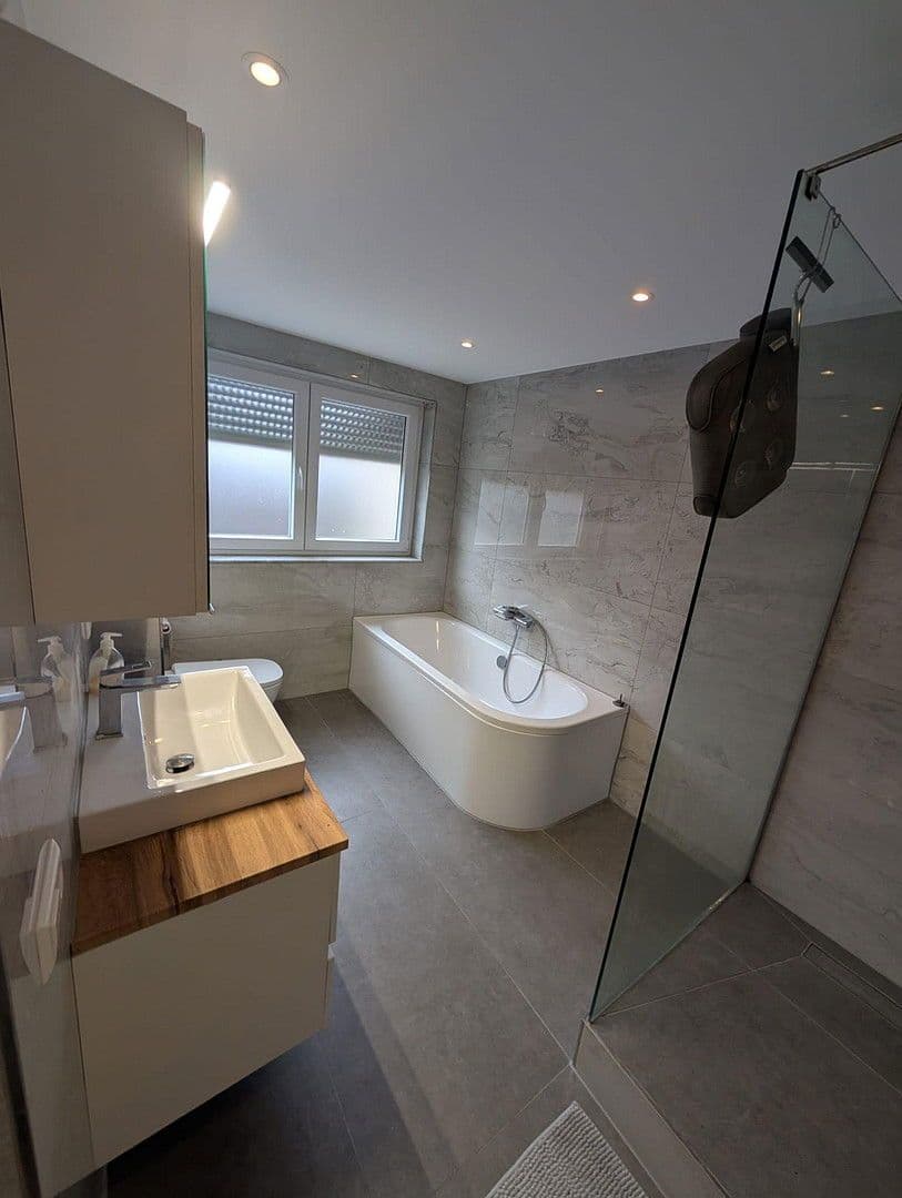 Prenájom bytu 3-izbový 74 m², Böblingen, Bádensko-Wurttembersko Prenájom bytu 3-izbový 74 m², Böblingen, Bádensko-Wurttembersko