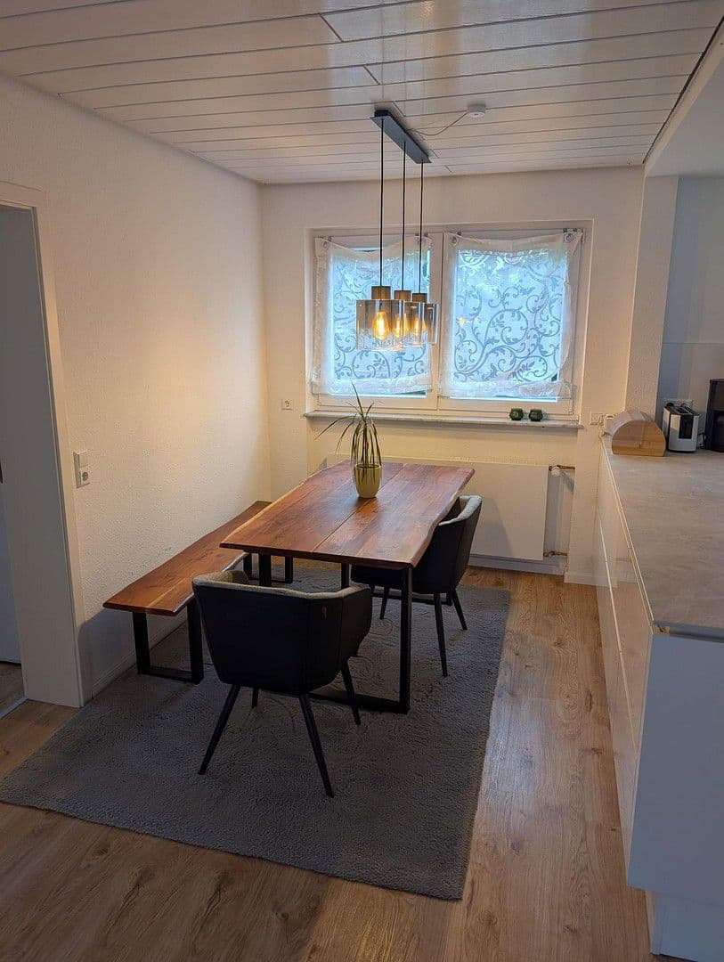 Prenájom bytu 3-izbový 74 m², Böblingen, Bádensko-Wurttembersko Prenájom bytu 3-izbový 74 m², Böblingen, Bádensko-Wurttembersko