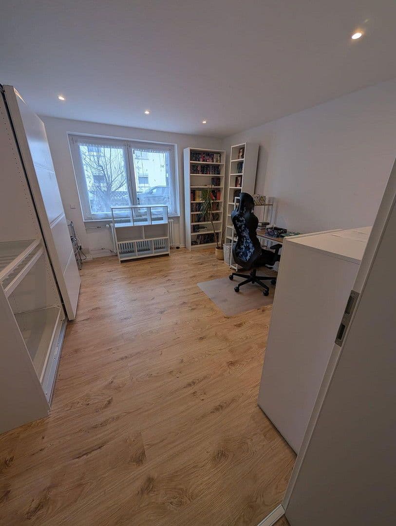 Prenájom bytu 3-izbový 74 m², Böblingen, Bádensko-Wurttembersko Prenájom bytu 3-izbový 74 m², Böblingen, Bádensko-Wurttembersko