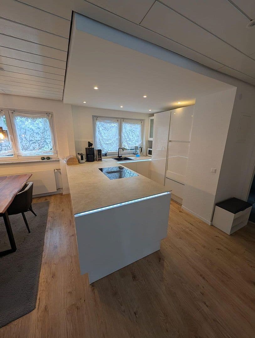 Prenájom bytu 3-izbový 74 m², Böblingen, Bádensko-Wurttembersko Prenájom bytu 3-izbový 74 m², Böblingen, Bádensko-Wurttembersko