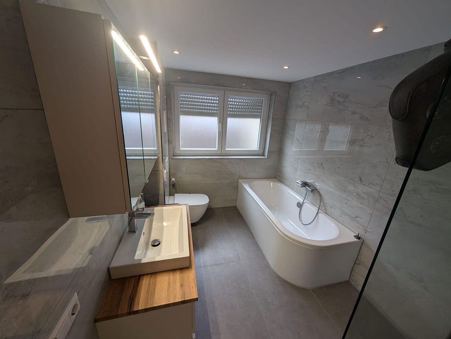 Prenájom bytu 3-izbový 74 m², Böblingen, Bádensko-Wurttembersko Prenájom bytu 3-izbový 74 m², Böblingen, Bádensko-Wurttembersko