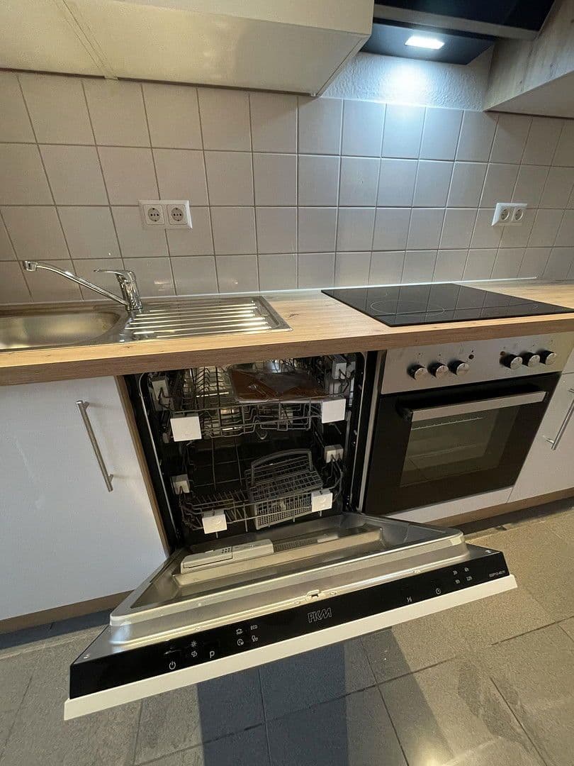 Prenájom bytu 2-izbový 52 m², Leipzig, Sasko Prenájom bytu 2-izbový 52 m², Leipzig, Sasko