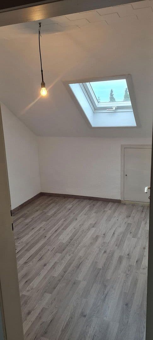 Prenájom domu 107 m², pozemek 239 m², Ehningen, Bádensko-Wurttembersko Prenájom domu 107 m², pozemek 239 m², Ehningen, Bádensko-Wurttembersko