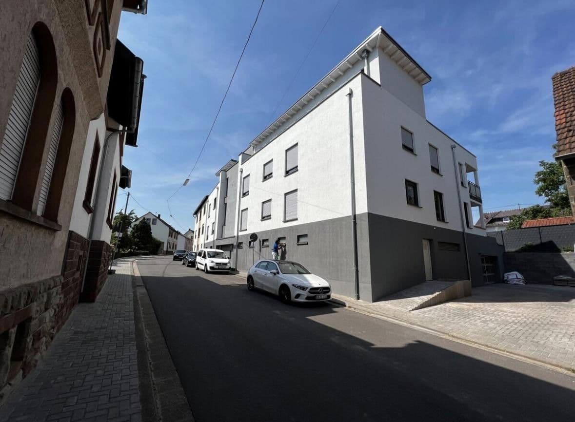 Prenájom bytu 2-izbový 75 m², Eschringerstraße, Saarbrücken, Sársko Prenájom bytu 2-izbový 75 m², Eschringerstraße, Saarbrücken, Sársko