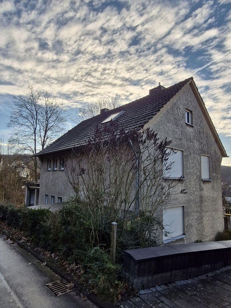 Predaj domu 125 m², pozemek 891 m², Niedermöllerstr. 17, Altena, Severné Porýnie - Westfálsko Predaj domu 125 m², pozemek 891 m², Niedermöllerstr. 17, Altena, Severné Porýnie - Westfálsko