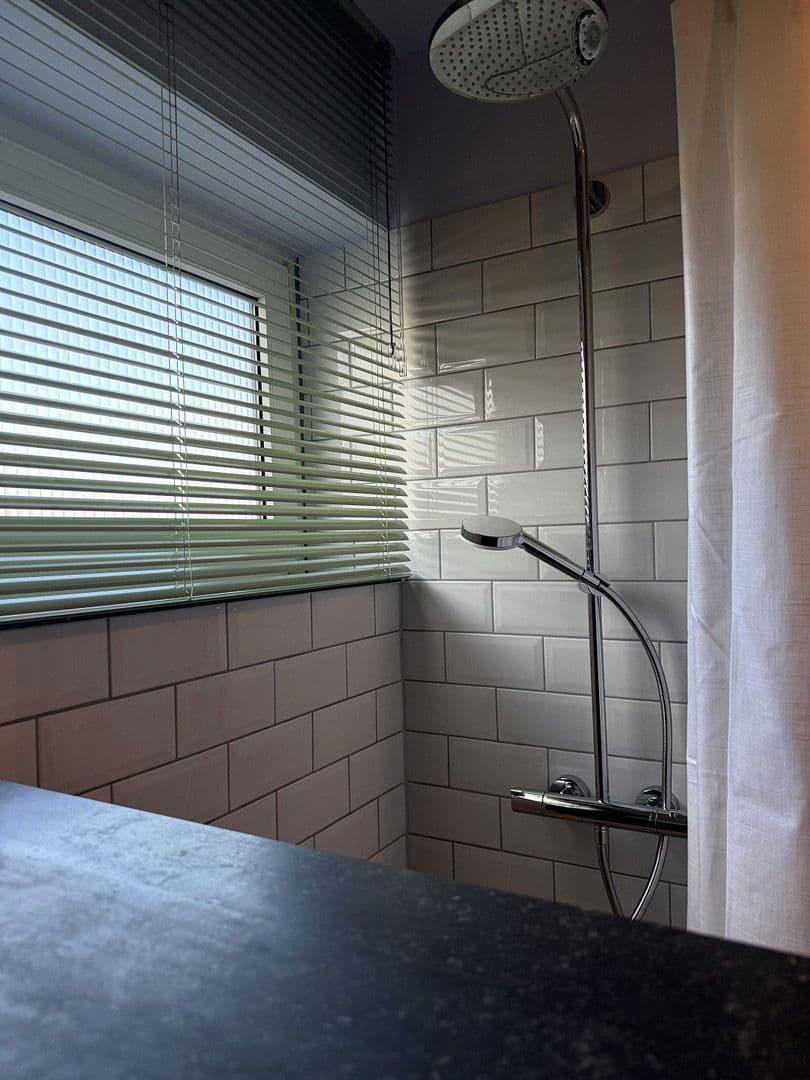 Prenájom bytu 3-izbový 70 m², Köln, Severné Porýnie - Westfálsko Prenájom bytu 3-izbový 70 m², Köln, Severné Porýnie - Westfálsko