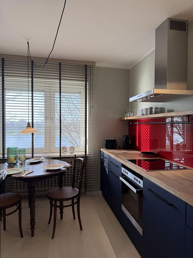 Prenájom bytu 3-izbový 70 m², Köln, Severné Porýnie - Westfálsko Prenájom bytu 3-izbový 70 m², Köln, Severné Porýnie - Westfálsko