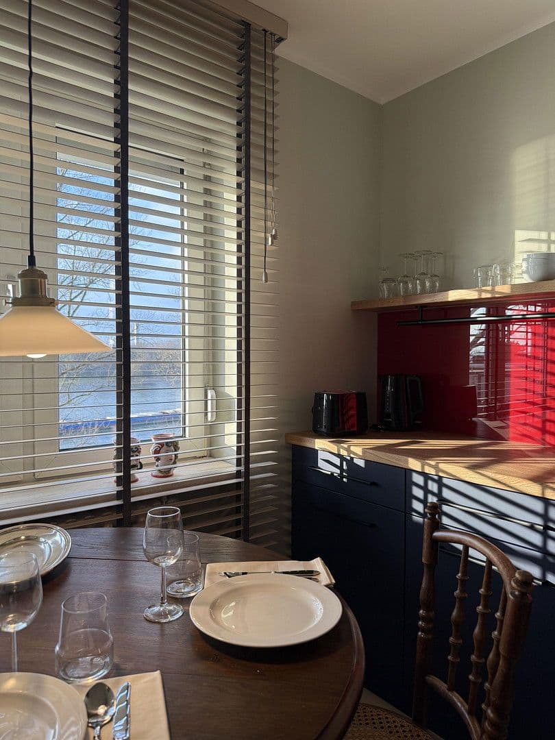 Prenájom bytu 3-izbový 70 m², Köln, Severné Porýnie - Westfálsko Prenájom bytu 3-izbový 70 m², Köln, Severné Porýnie - Westfálsko