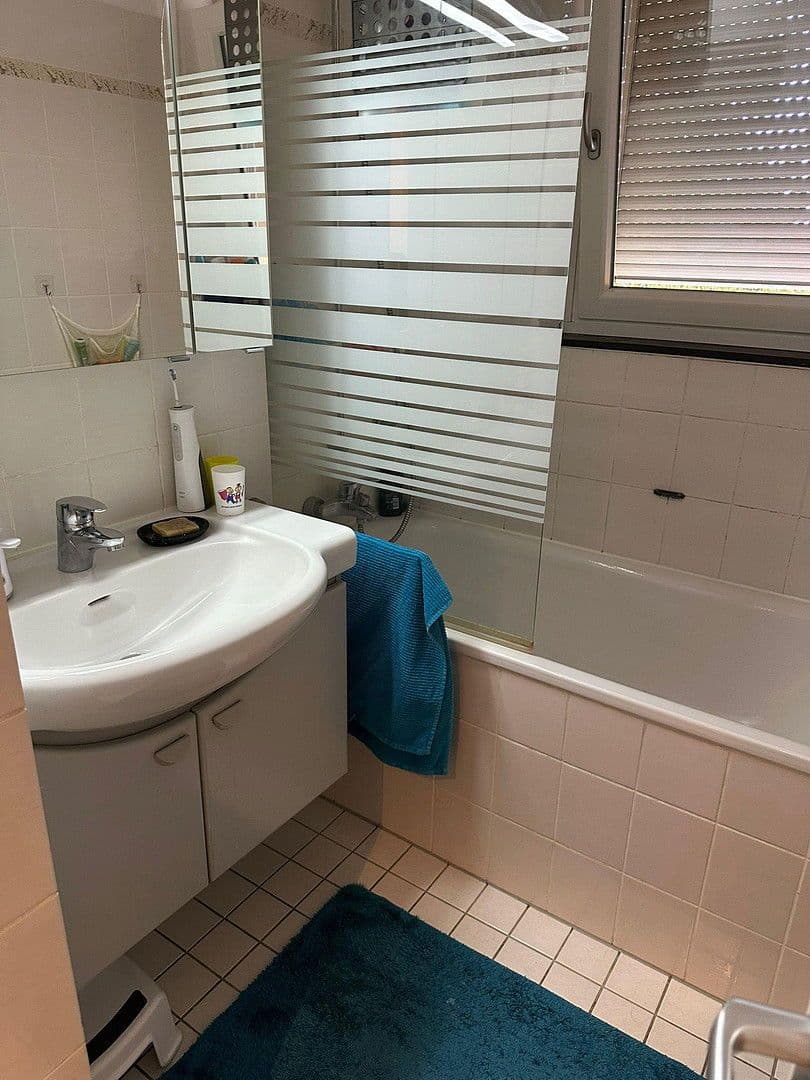 Prenájom bytu 4-izbový 84 m², Röttelnblick 1, Lörrach, Bádensko-Wurttembersko Prenájom bytu 4-izbový 84 m², Röttelnblick 1, Lörrach, Bádensko-Wurttembersko