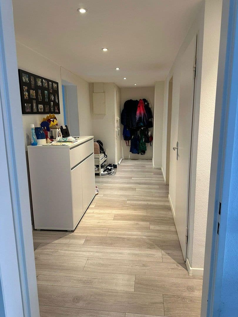 Prenájom bytu 4-izbový 84 m², Röttelnblick 1, Lörrach, Bádensko-Wurttembersko Prenájom bytu 4-izbový 84 m², Röttelnblick 1, Lörrach, Bádensko-Wurttembersko