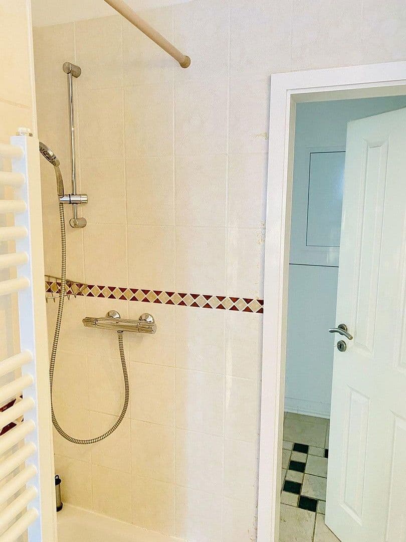 Predaj bytu 4-izbový 112 m², Berlin, Berlín Predaj bytu 4-izbový 112 m², Berlin, Berlín