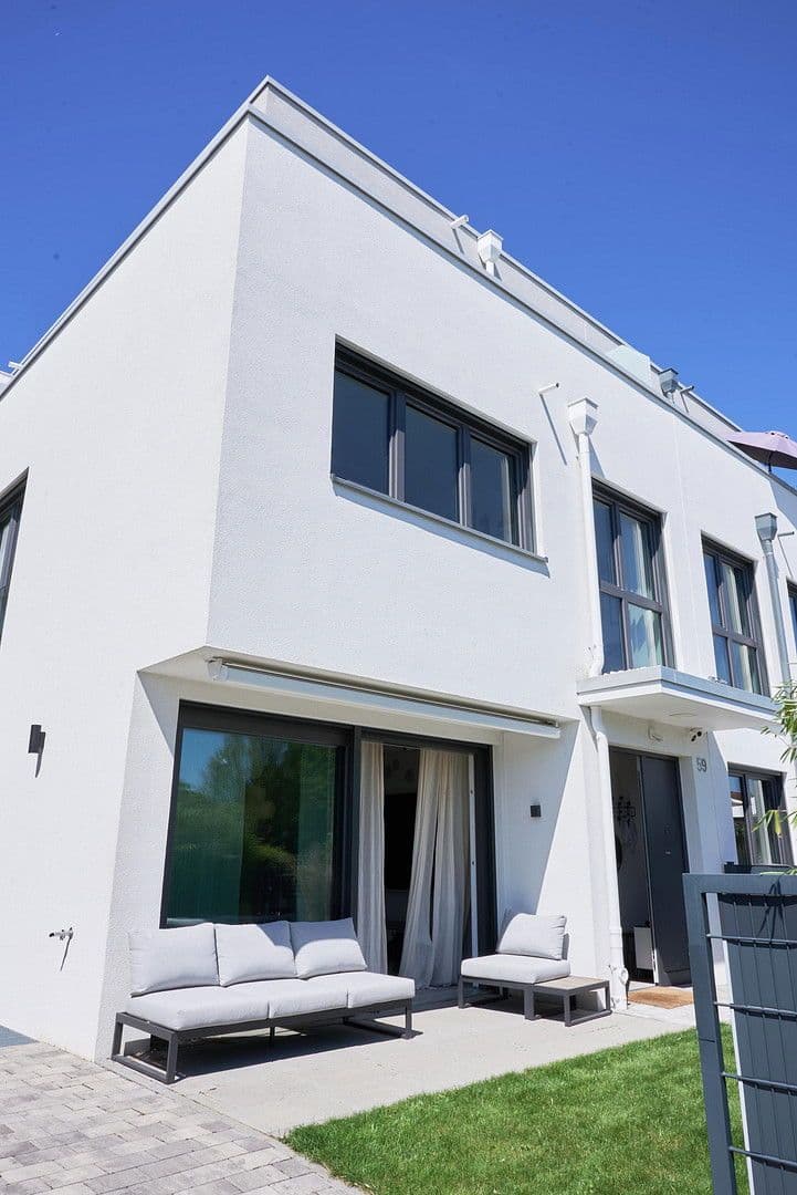 Predaj domu 159 m², pozemek 179 m², Offenbach am Main, Hesensko Predaj domu 159 m², pozemek 179 m², Offenbach am Main, Hesensko