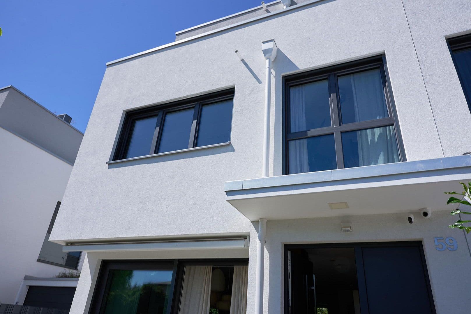 Predaj domu 159 m², pozemek 179 m², Offenbach am Main, Hesensko Predaj domu 159 m², pozemek 179 m², Offenbach am Main, Hesensko