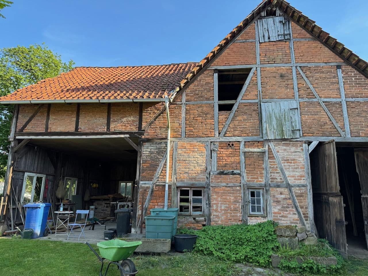 Predaj domu 240 m², pozemek 1.700 m², Flößerweg 20, Hann. Münden, Dolné Sasko Predaj domu 240 m², pozemek 1.700 m², Flößerweg 20, Hann. Münden, Dolné Sasko