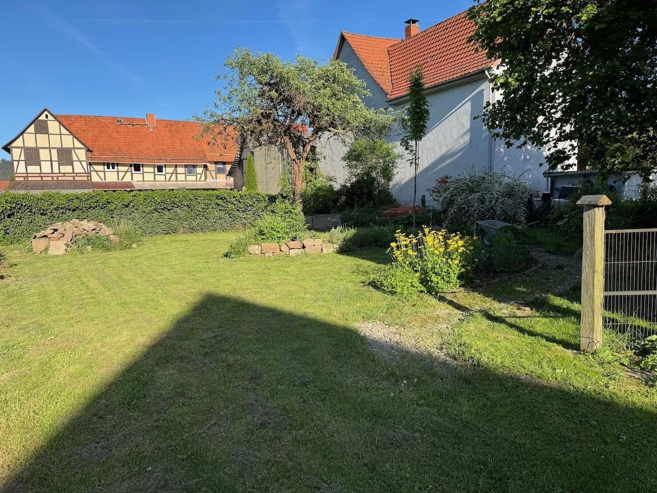 Predaj domu 240 m², pozemek 1.700 m², Flößerweg 20, Hann. Münden, Dolné Sasko Predaj domu 240 m², pozemek 1.700 m², Flößerweg 20, Hann. Münden, Dolné Sasko