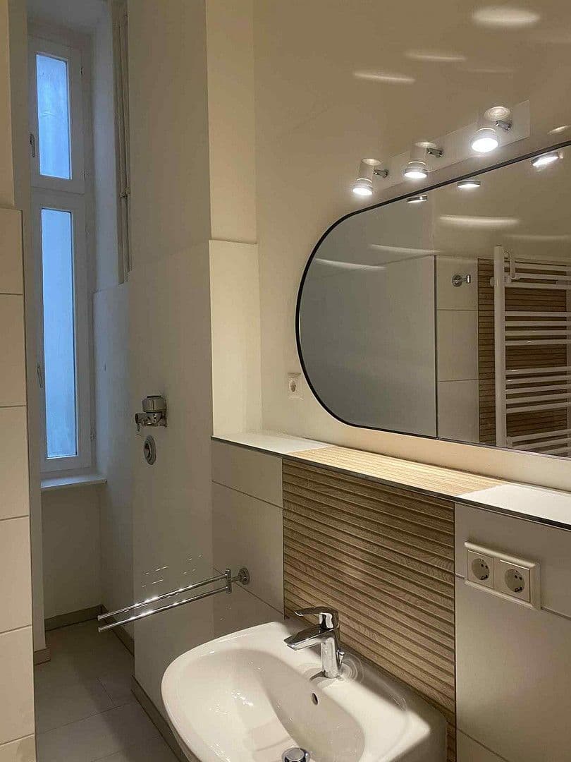 Prenájom bytu 3-izbový 72 m², Olbersstr. 4, Berlin, Berlín Prenájom bytu 3-izbový 72 m², Olbersstr. 4, Berlin, Berlín