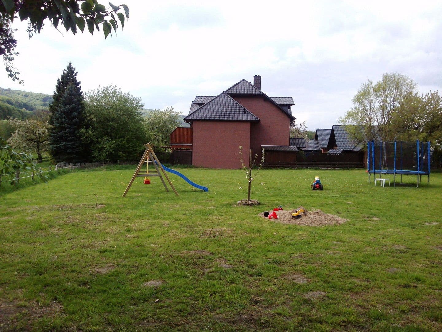 Predaj domu 140 m², pozemek 1.110 m², Arensburger Str. 17, Buchholz, Dolné Sasko Predaj domu 140 m², pozemek 1.110 m², Arensburger Str. 17, Buchholz, Dolné Sasko