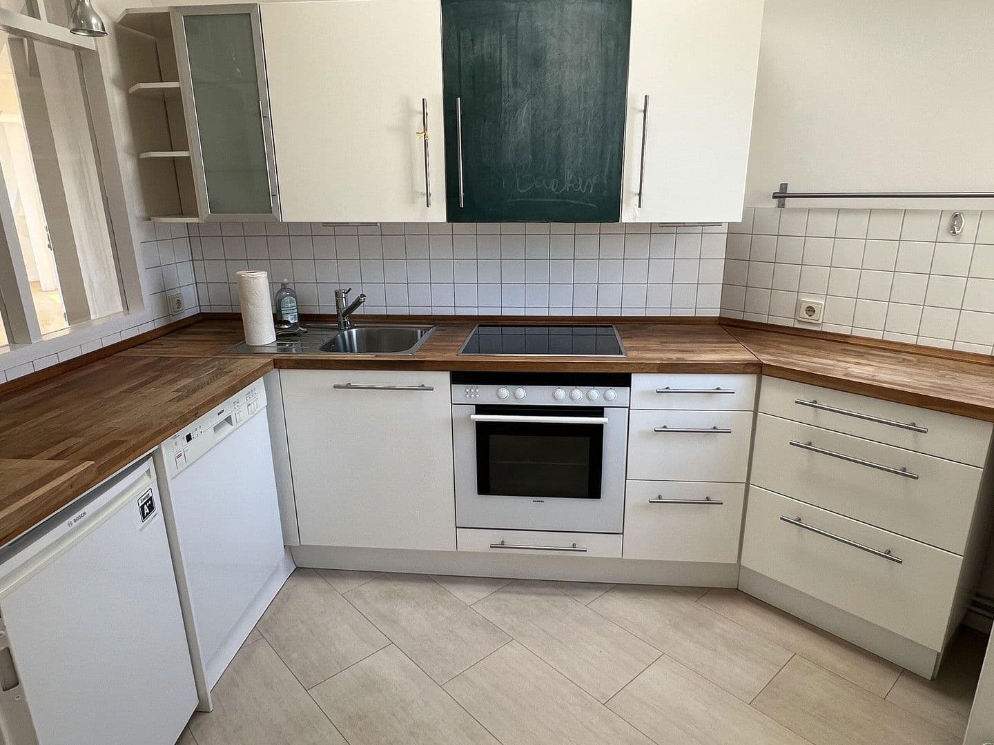 Prenájom bytu 1-izbový 112 m², Berlin, Berlín Prenájom bytu 1-izbový 112 m², Berlin, Berlín