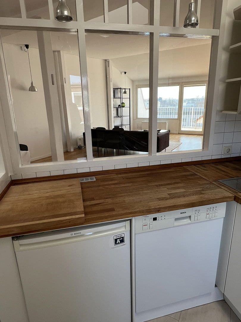 Prenájom bytu 1-izbový 112 m², Berlin, Berlín Prenájom bytu 1-izbový 112 m², Berlin, Berlín