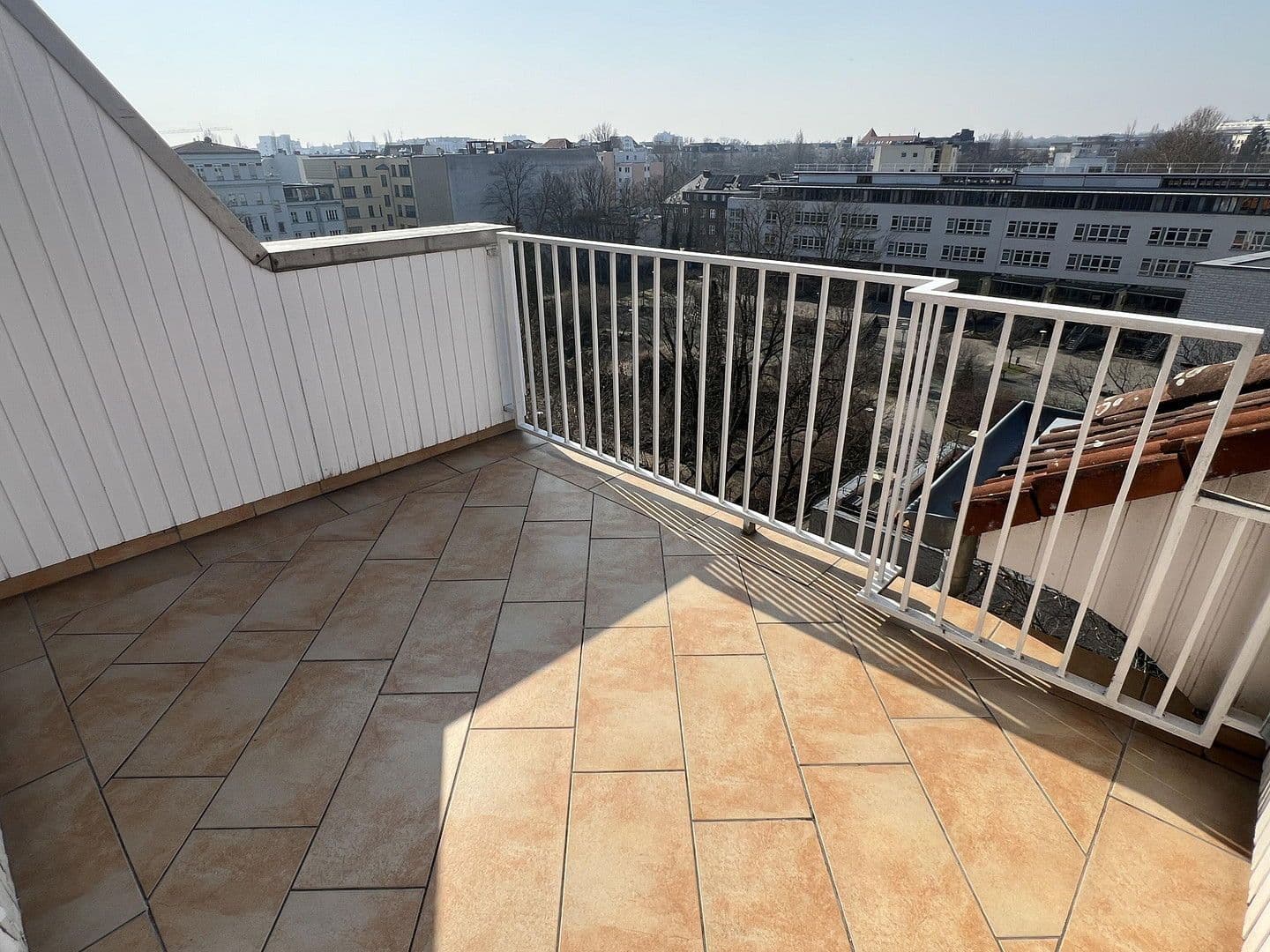 Prenájom bytu 1-izbový 112 m², Berlin, Berlín Prenájom bytu 1-izbový 112 m², Berlin, Berlín