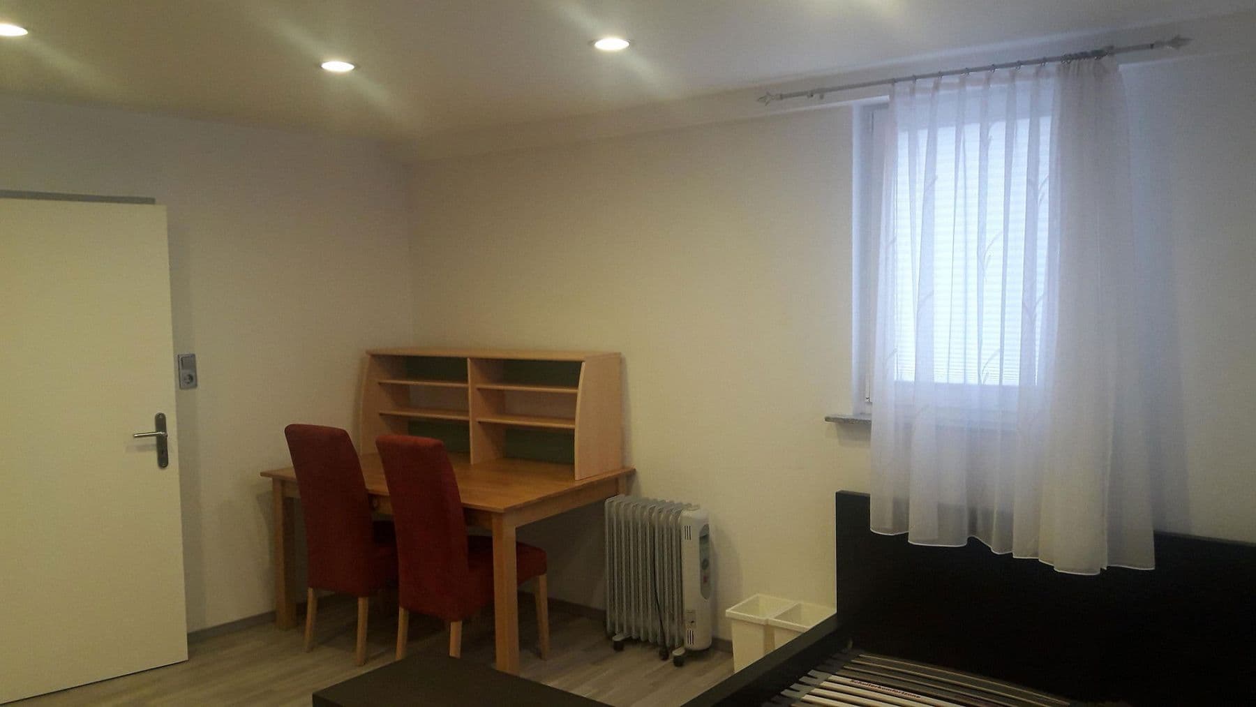 Prenájom bytu 1-izbový 23 m², Schlossstr. 6, Niefern-Öschelbronn, Bádensko-Wurttembersko Prenájom bytu 1-izbový 23 m², Schlossstr. 6, Niefern-Öschelbronn, Bádensko-Wurttembersko