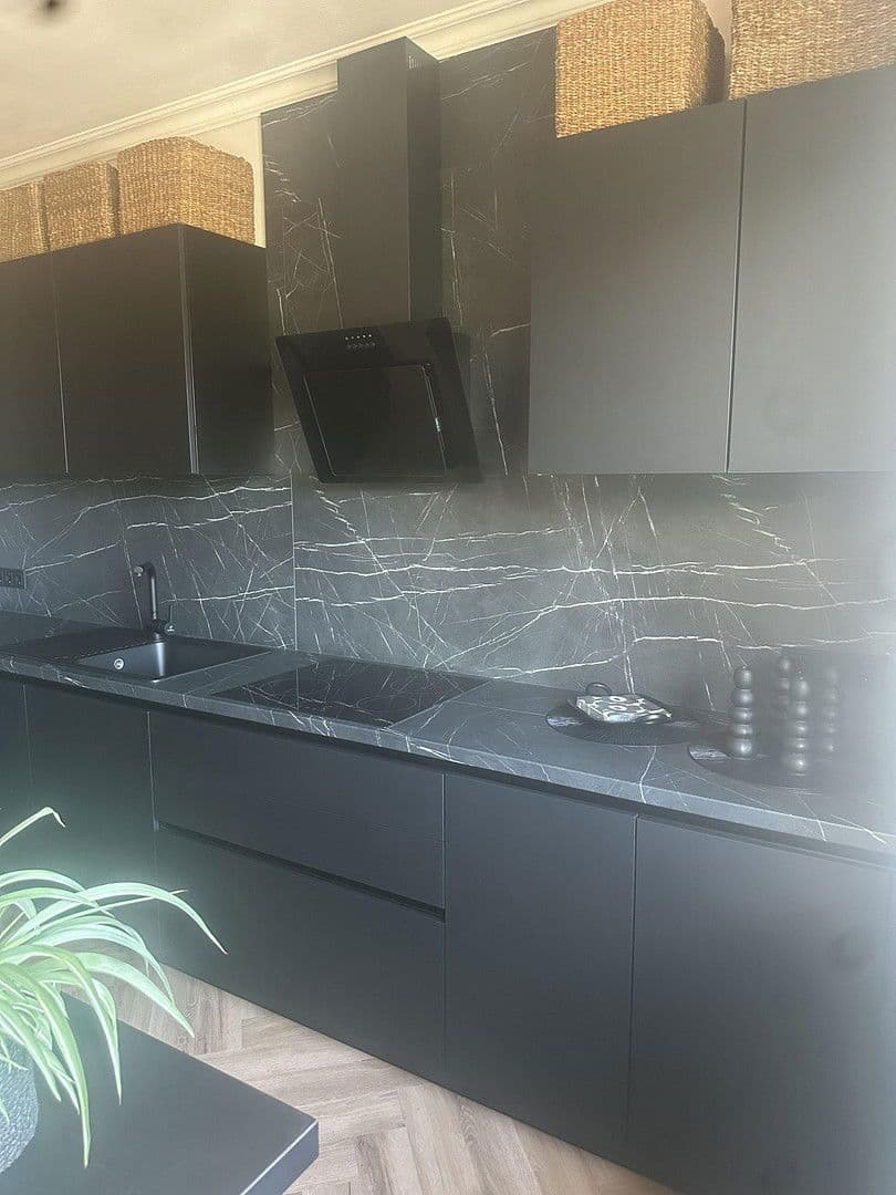 Prenájom bytu 3-izbový 85 m², Bergische-Landstr.262, Düsseldorf, Severné Porýnie - Westfálsko Prenájom bytu 3-izbový 85 m², Bergische-Landstr.262, Düsseldorf, Severné Porýnie - Westfálsko