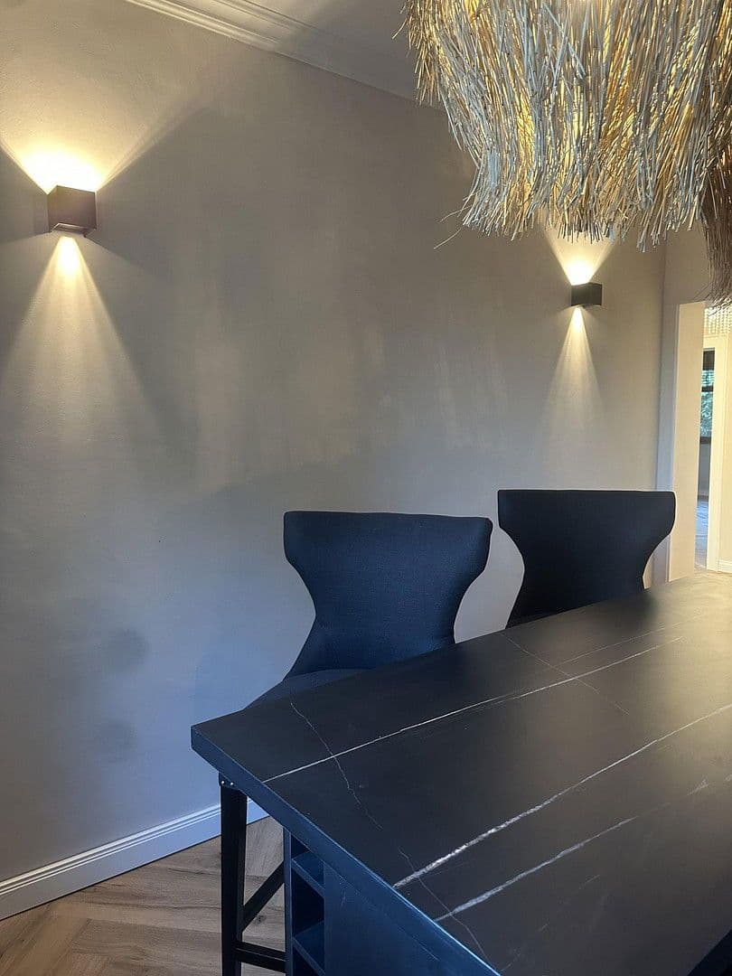 Prenájom bytu 3-izbový 85 m², Bergische-Landstr.262, Düsseldorf, Severné Porýnie - Westfálsko Prenájom bytu 3-izbový 85 m², Bergische-Landstr.262, Düsseldorf, Severné Porýnie - Westfálsko